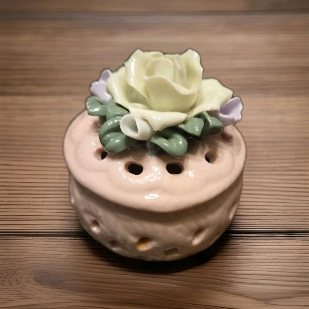 Ceramic Pink Woven Basket Trinket Box with Flowers - Lilac Buds & White Rose